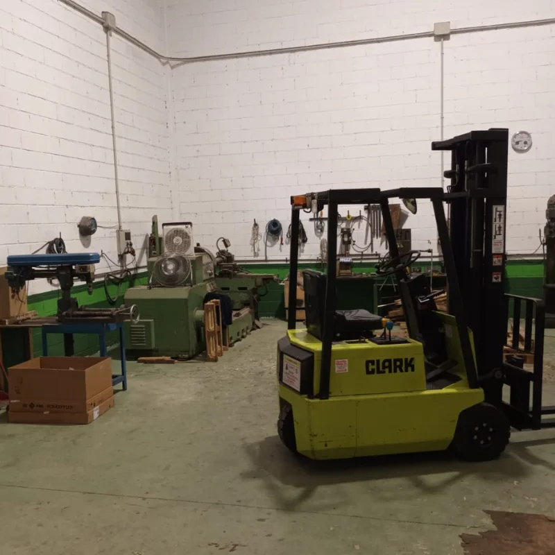 Home. Taller y elevadora